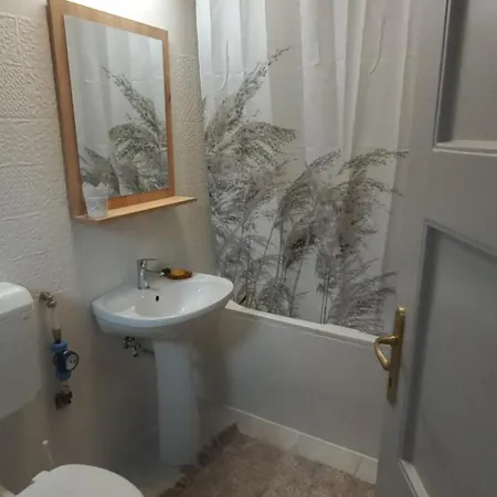 Apartment Mandala
